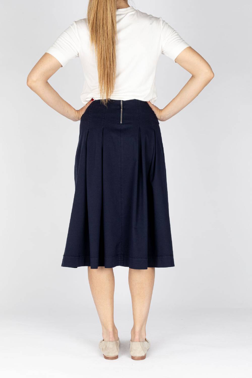 ﻿L.Pucci Gonna svasata a vita leggermente alta tessuto gabardina stretch colore blu Nuova