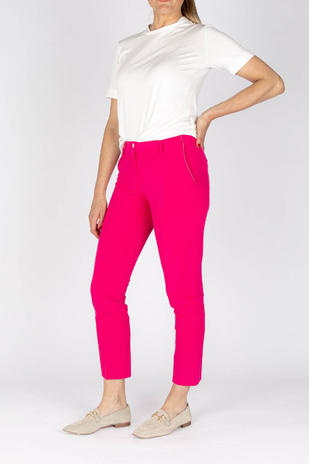 L.Pucci Pantaloni modello gamba stretta tessuto tecnico stretch colore fucsia Consegna Veloce