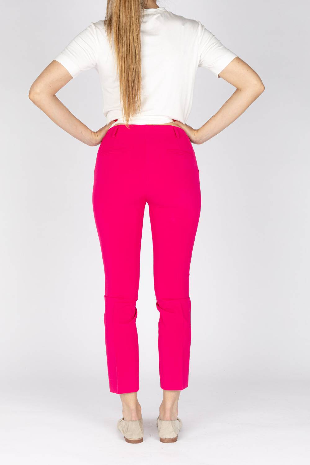 L.Pucci Pantaloni modello gamba stretta tessuto tecnico stretch colore fucsia Consegna Veloce