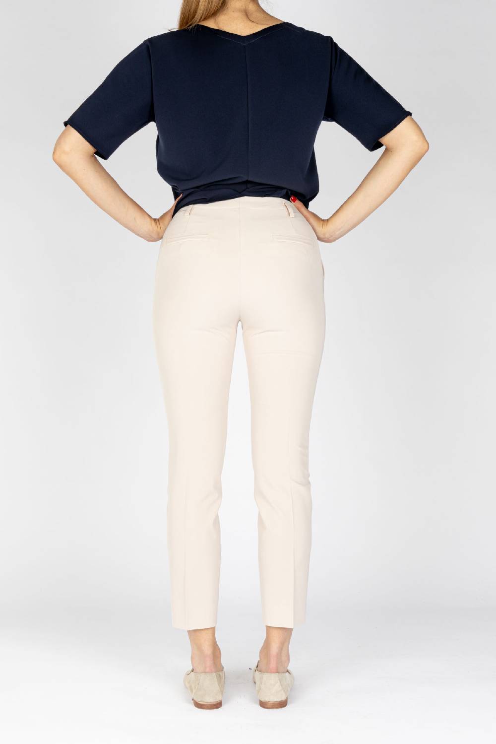 L.Pucci Pantaloni modello gamba stretta tessuto tecnico stretch colore avorio Promozione Limitata
