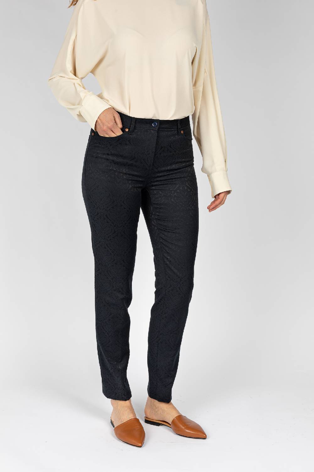 L.Pucci Pantaloni disegno fiore colore blu, linea Jeans tessuto jacquard Sconto