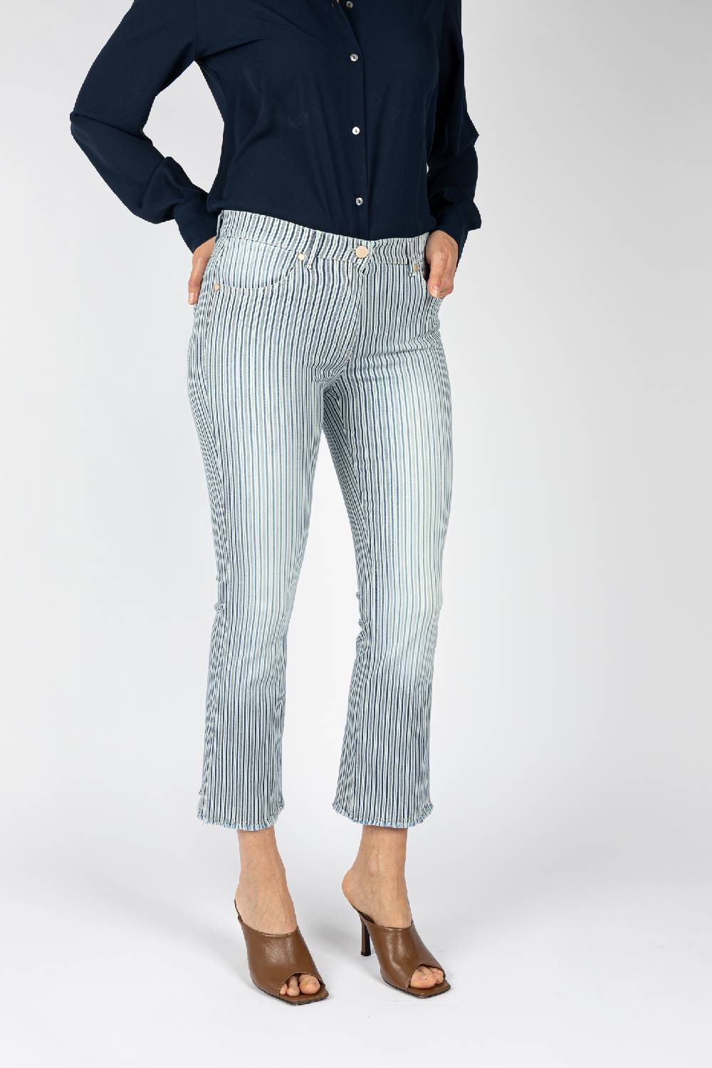 L.Pucci Pantaloni tessuto disegno riga colore blu, linea Jeans fondo a trombetta Offerta