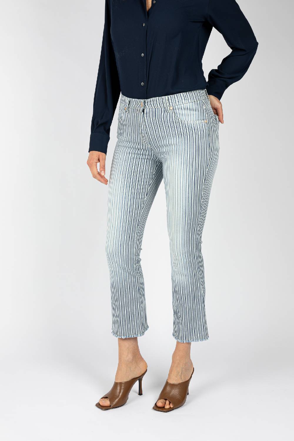 L.Pucci Pantaloni tessuto disegno riga colore blu, linea Jeans fondo a trombetta Offerta