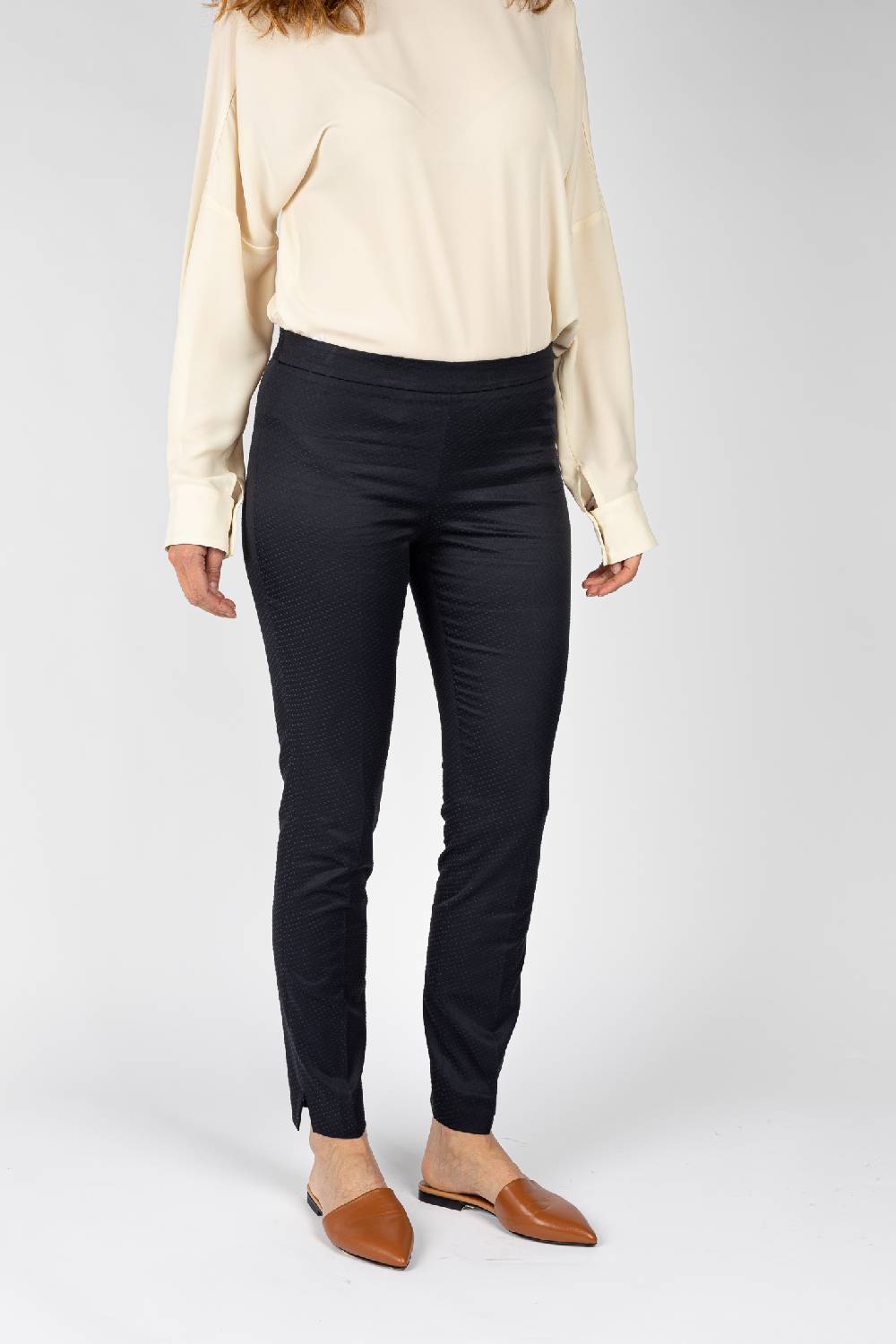 L.Pucci Pantaloni effetto punto spillo colore blu, linea a sigaretta tessuto jacquard Outlet