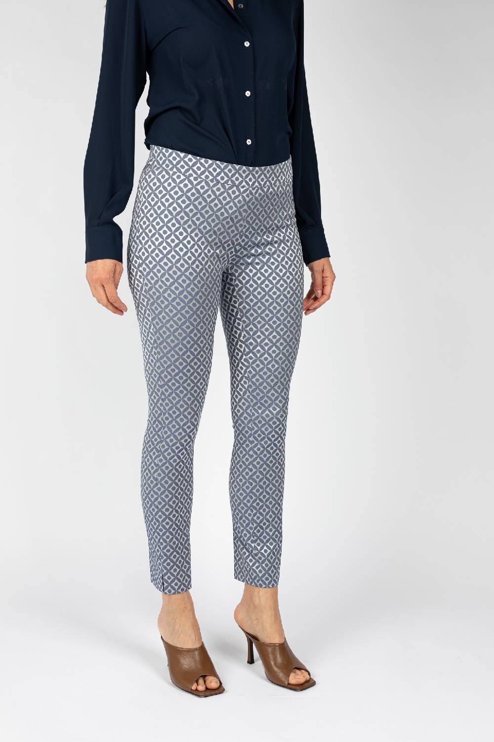 L.Pucci Pantaloni tessuto jacquard effetto lucido colore blu, linea a sigaretta In Vendita