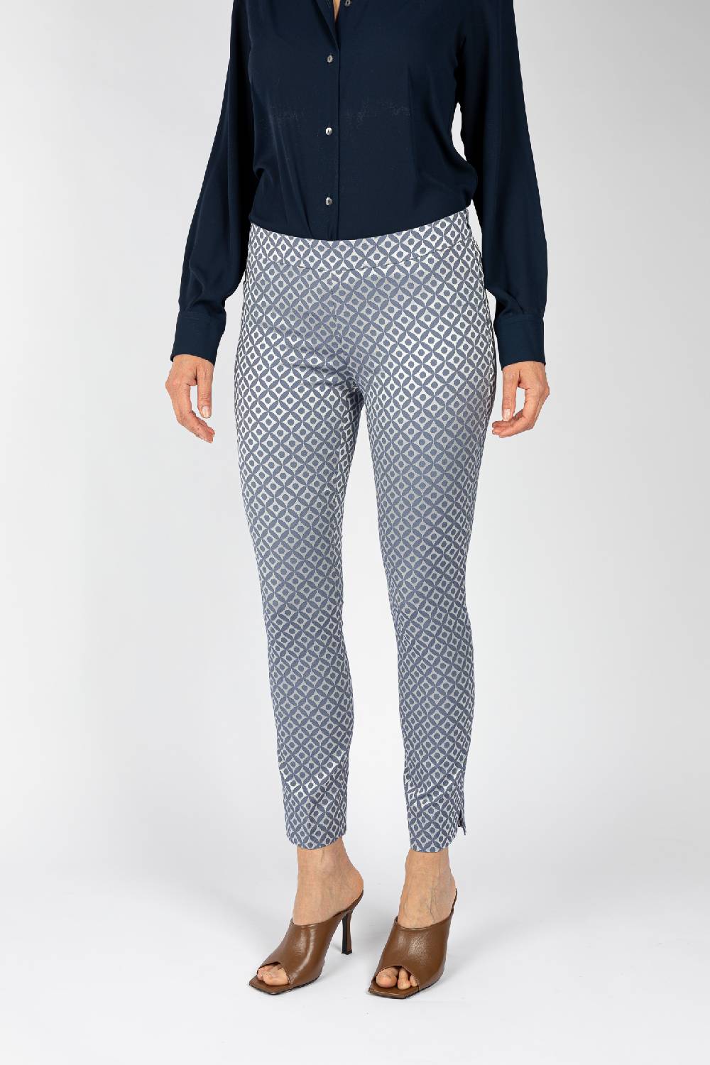 L.Pucci Pantaloni tessuto jacquard effetto lucido colore blu, linea a sigaretta In Vendita