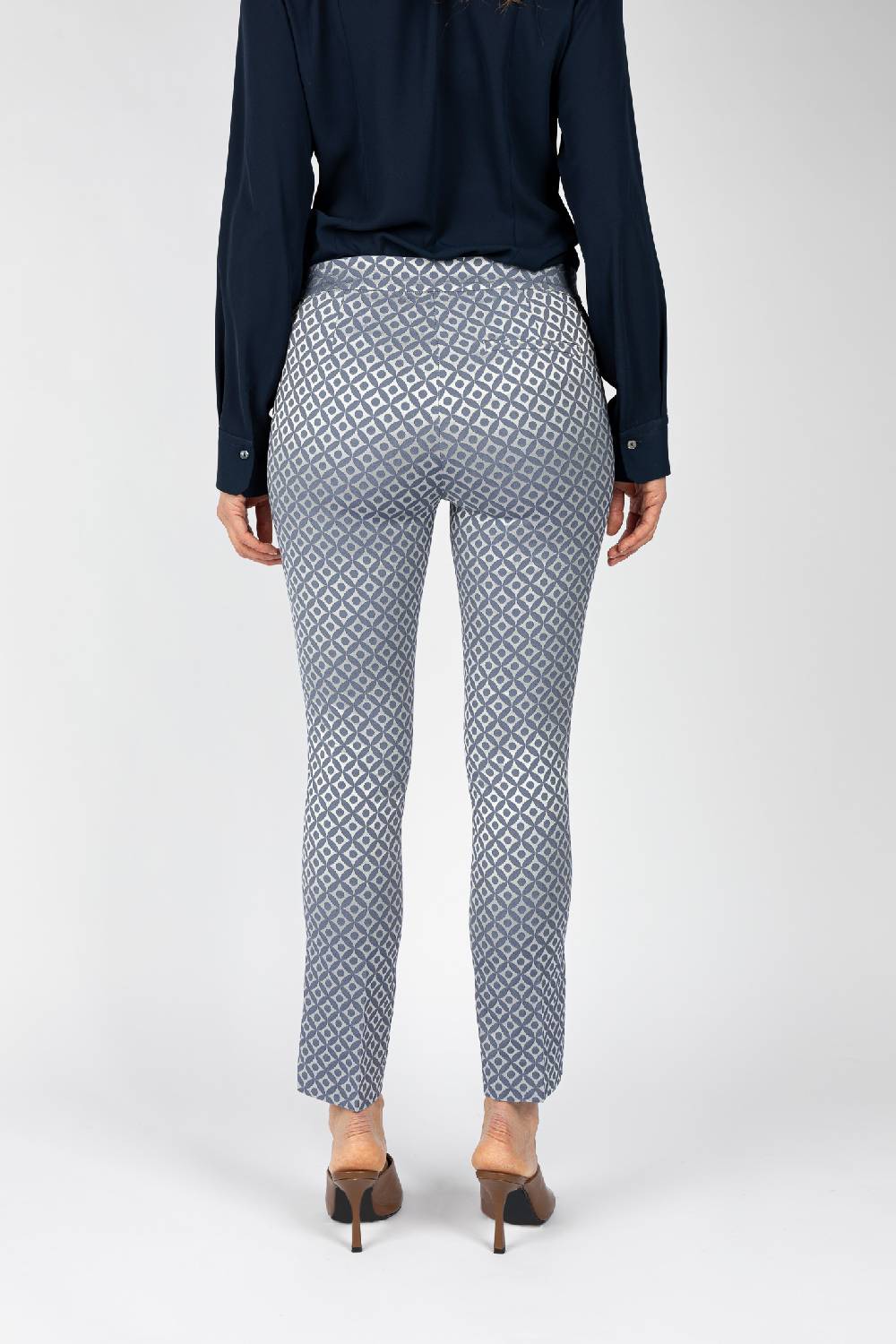 L.Pucci Pantaloni tessuto jacquard effetto lucido colore blu, linea a sigaretta In Vendita