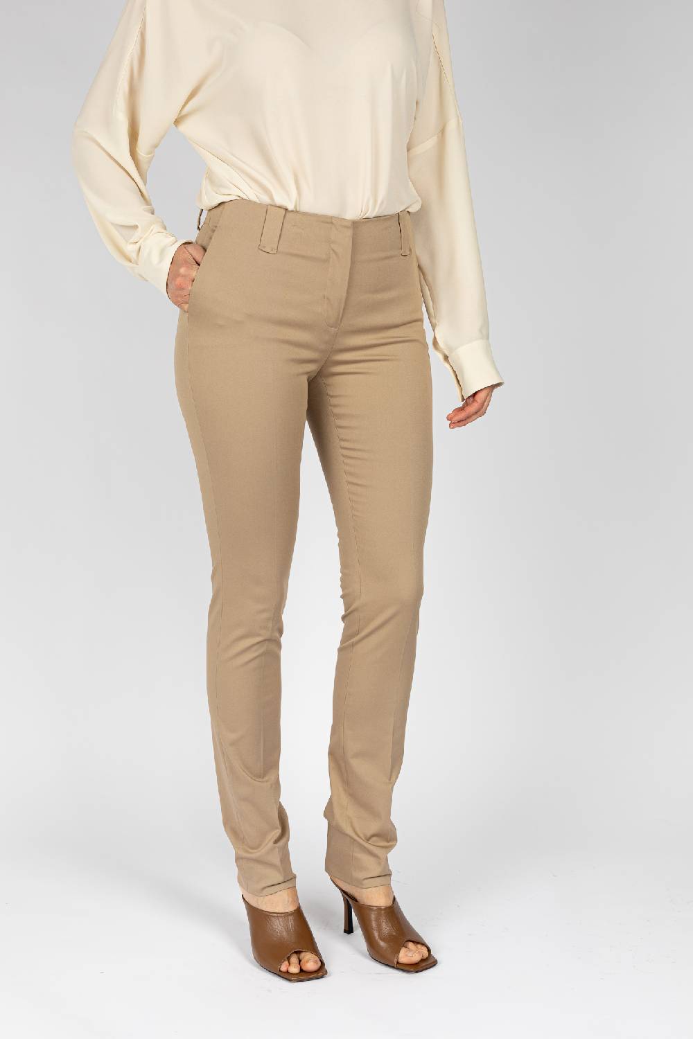 L.Pucci Pantaloni tessuto colore beige, gamba regolare Saldi