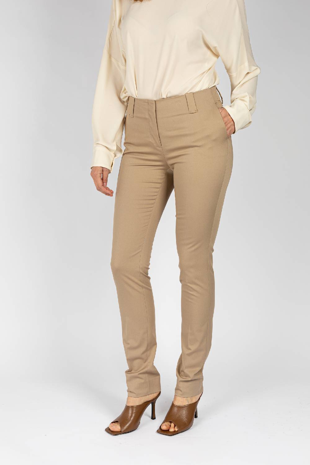 L.Pucci Pantaloni tessuto colore beige, gamba regolare Saldi