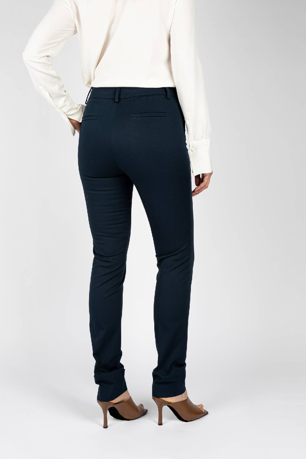 L.Pucci Pantaloni tessuto colore blu, gamba regolare Offerte
