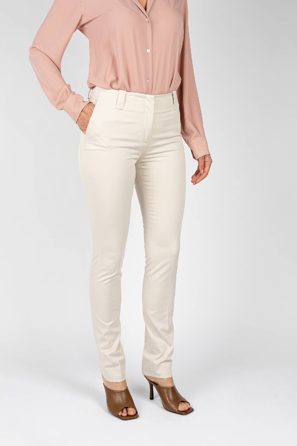 L.Pucci Pantaloni tessuto colore ghiaccio, gamba regolare Hotsell