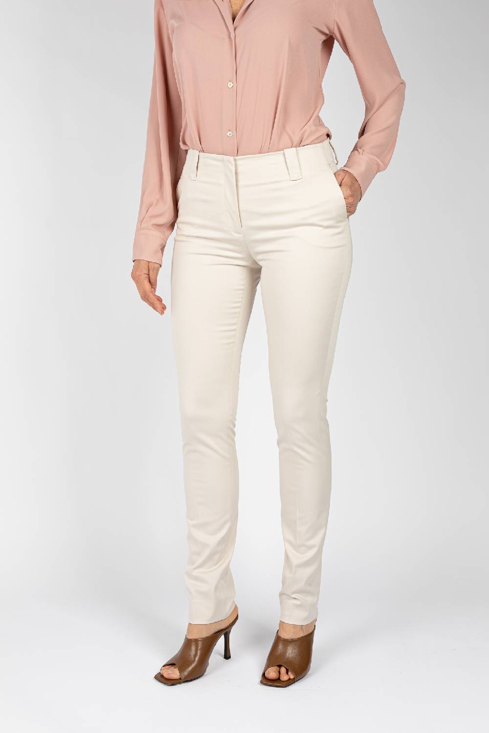 L.Pucci Pantaloni tessuto colore ghiaccio, gamba regolare Hotsell