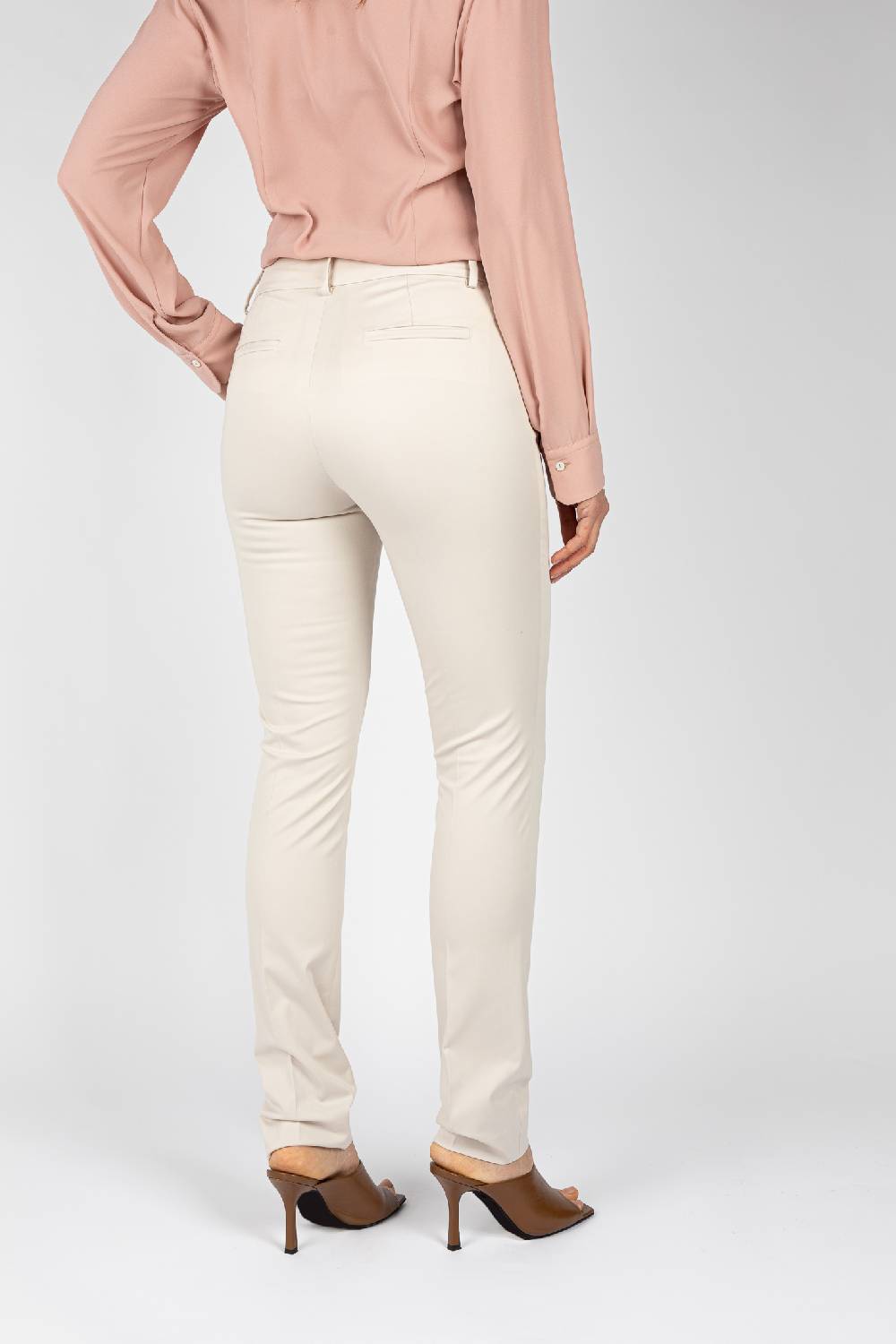 L.Pucci Pantaloni tessuto colore ghiaccio, gamba regolare Hotsell