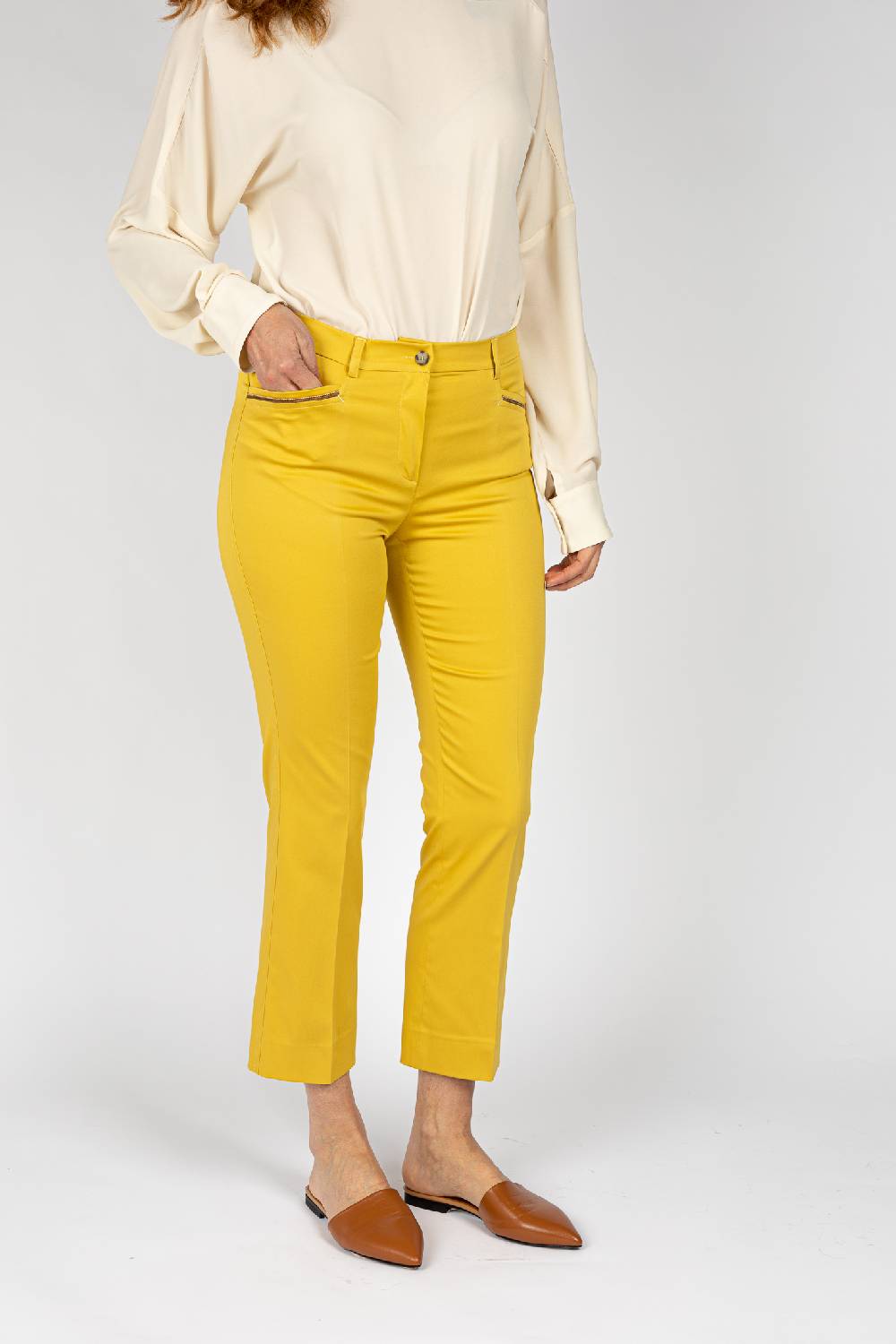 L.Pucci Pantaloni gamba corta fondo leggermente svasato, colore lime I Più Venduti