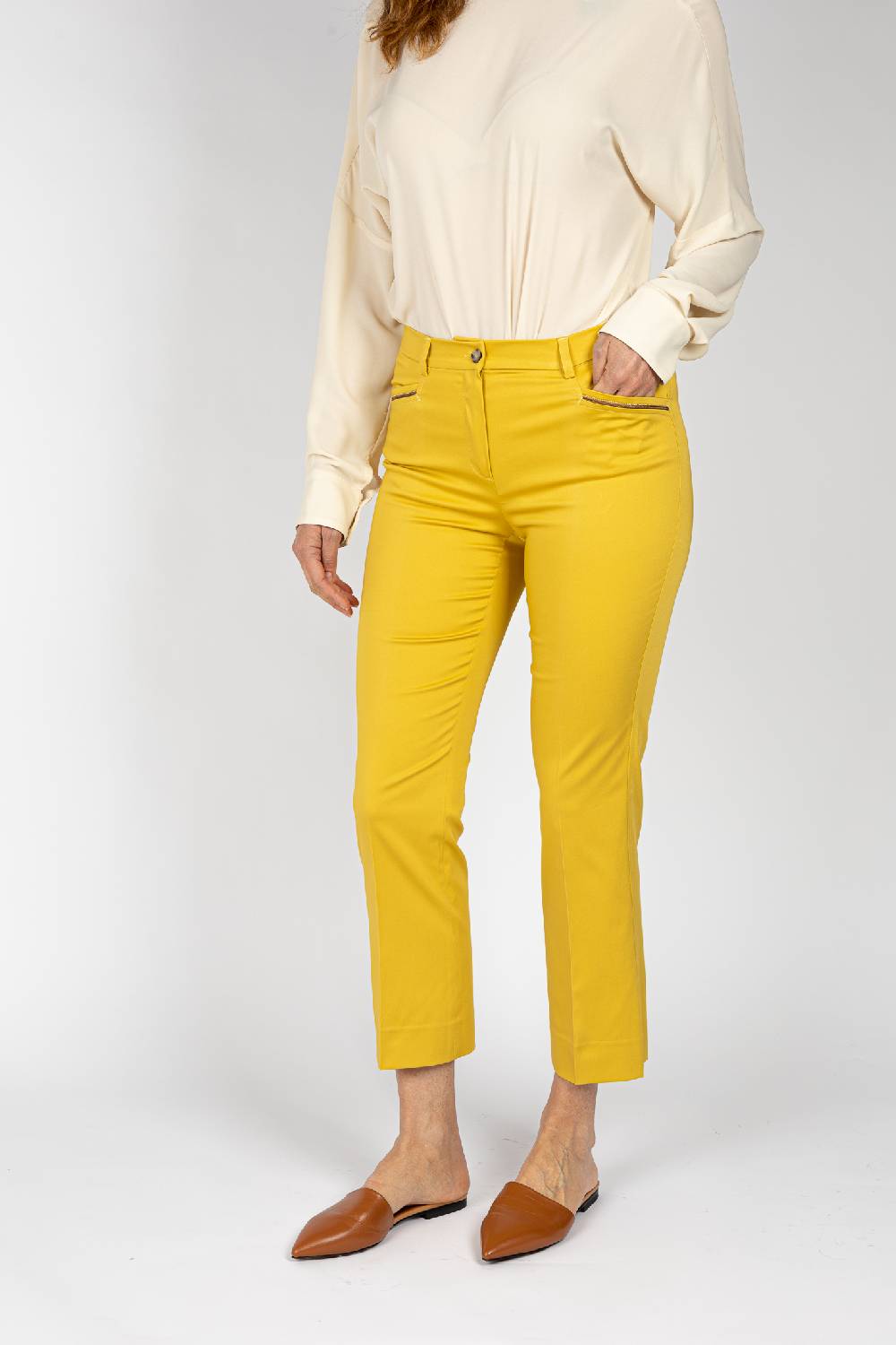 L.Pucci Pantaloni gamba corta fondo leggermente svasato, colore lime I Più Venduti