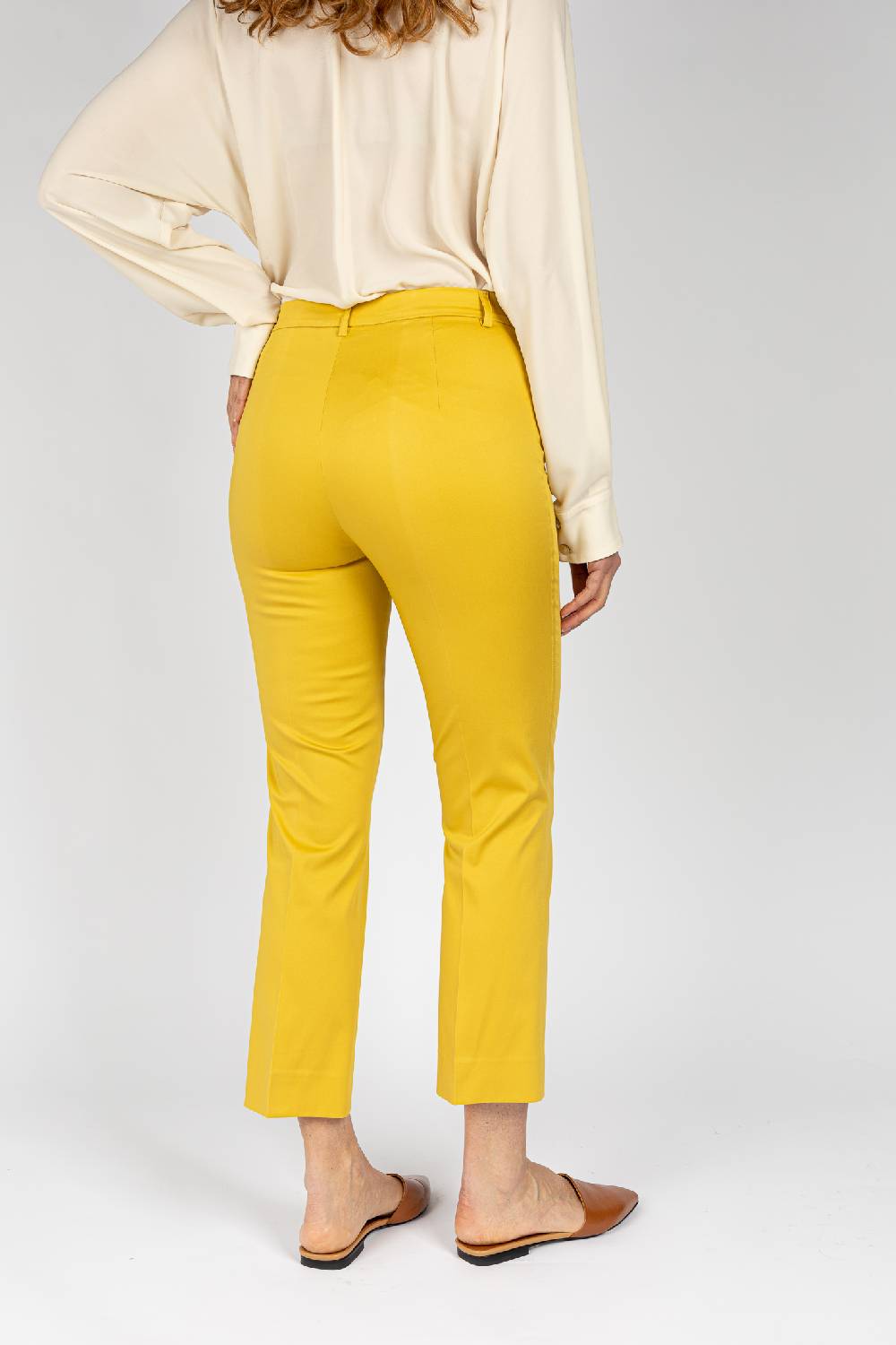 L.Pucci Pantaloni gamba corta fondo leggermente svasato, colore lime I Più Venduti