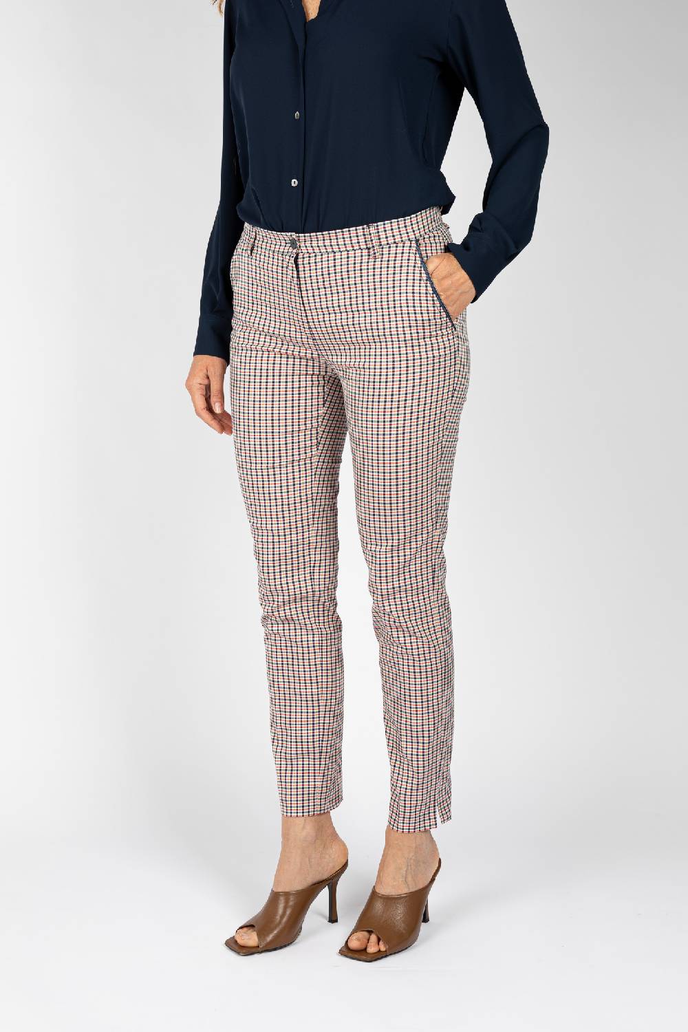 L.Pucci Pantaloni disegno quadretto in colore bianco-rosso-blu, linea a sigaretta Negozio