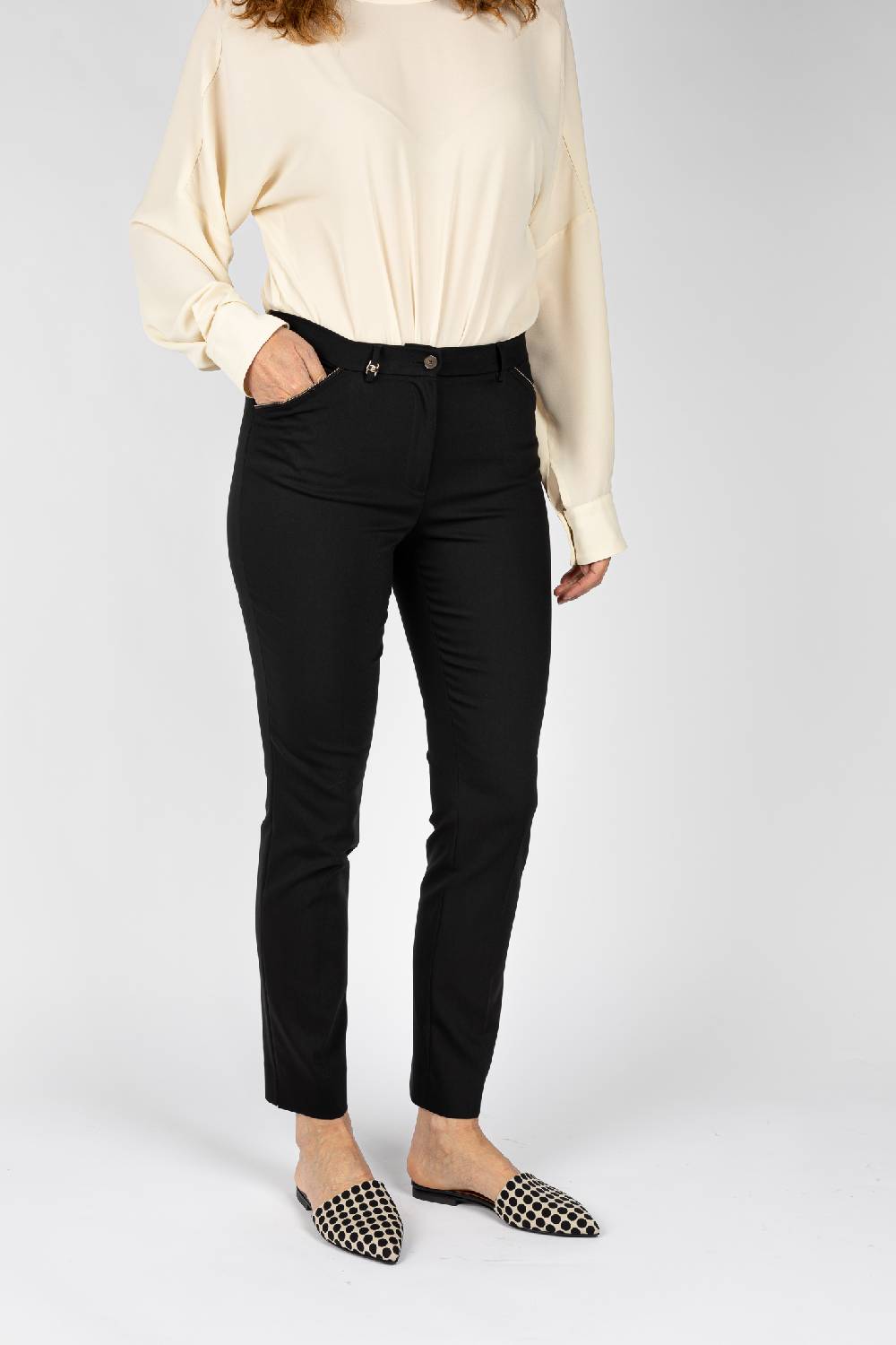 L.Pucci Pantaloni colore nero, linea a sigaretta In Saldo