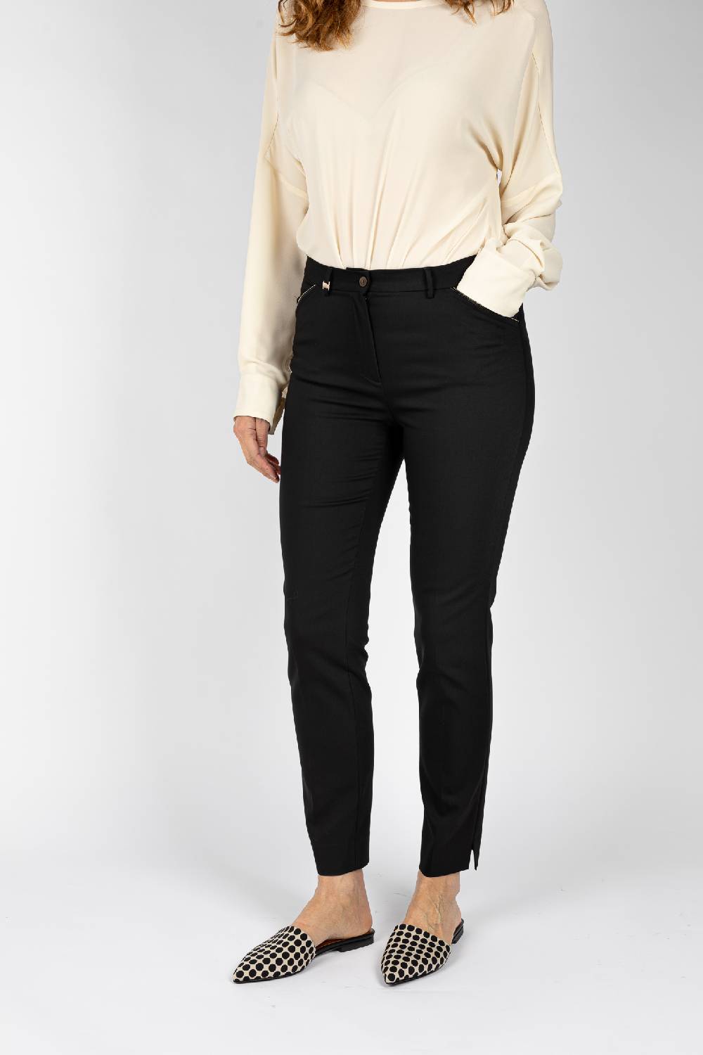 L.Pucci Pantaloni colore nero, linea a sigaretta In Saldo