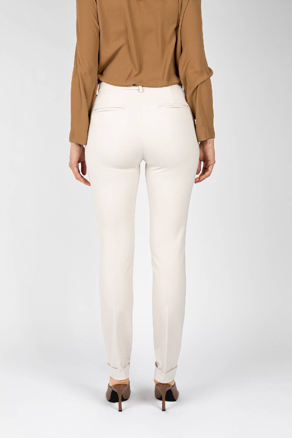 L.Pucci Pantaloni gamba regolare con rovescia colore ghiaccio Italy
