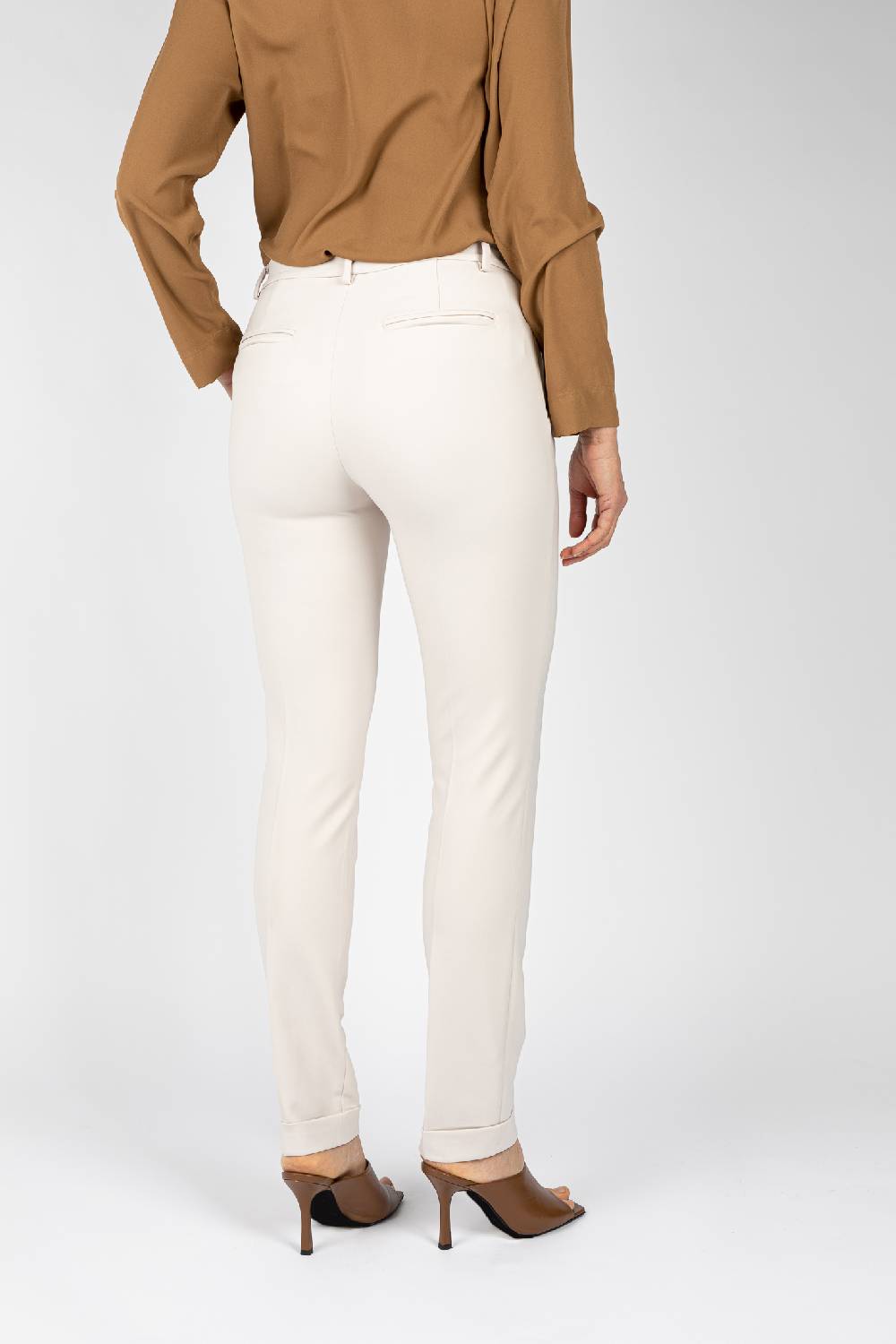L.Pucci Pantaloni gamba regolare con rovescia colore ghiaccio Italy