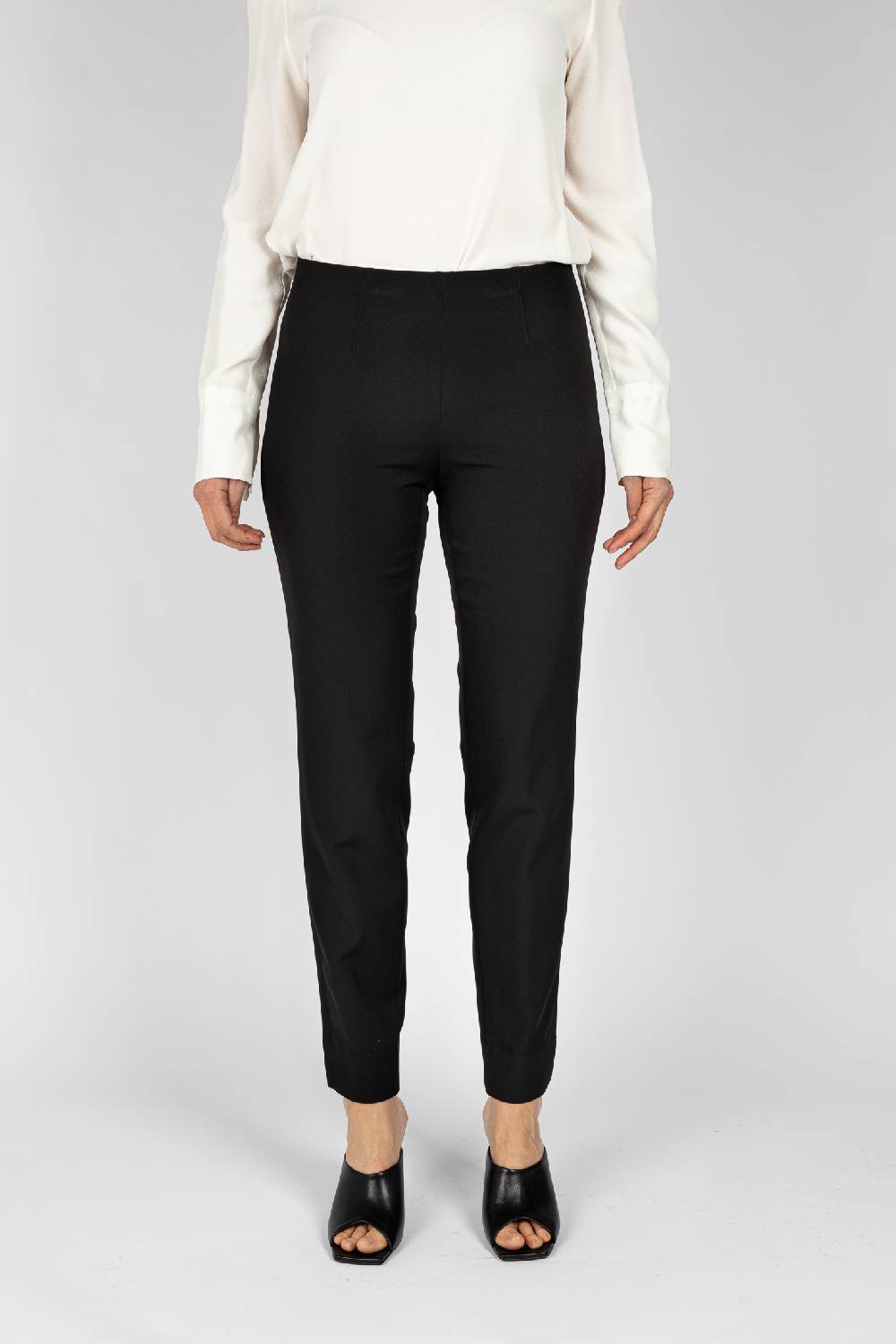 L.Pucci Pantaloni linea a sigaretta colore nero In Linea