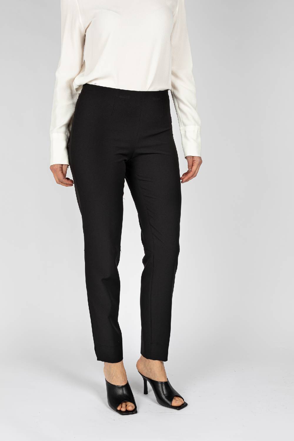 L.Pucci Pantaloni linea a sigaretta colore nero In Linea