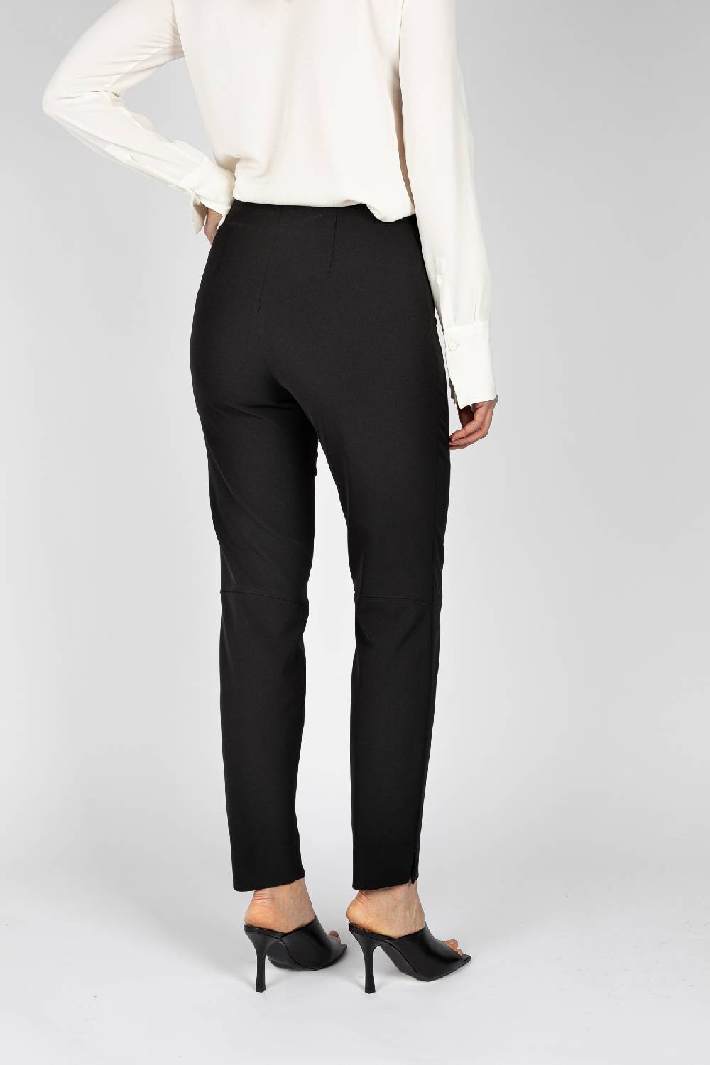 L.Pucci Pantaloni linea a sigaretta colore nero In Linea