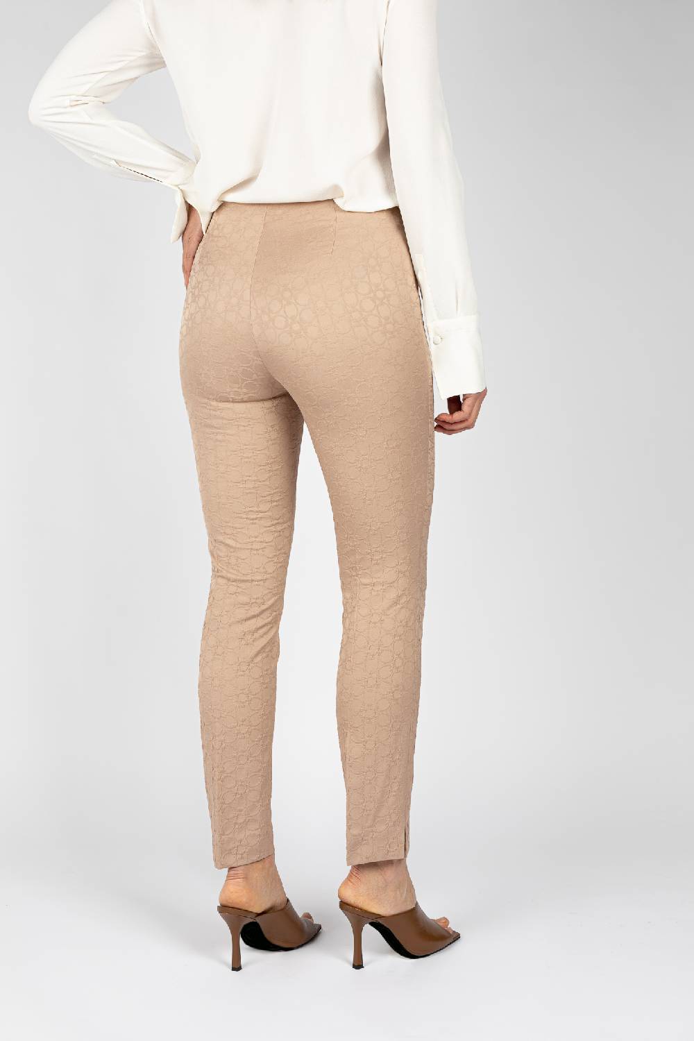 L.Pucci Pantaloni jacquard a fiore colore beige, linea stretta Promozione