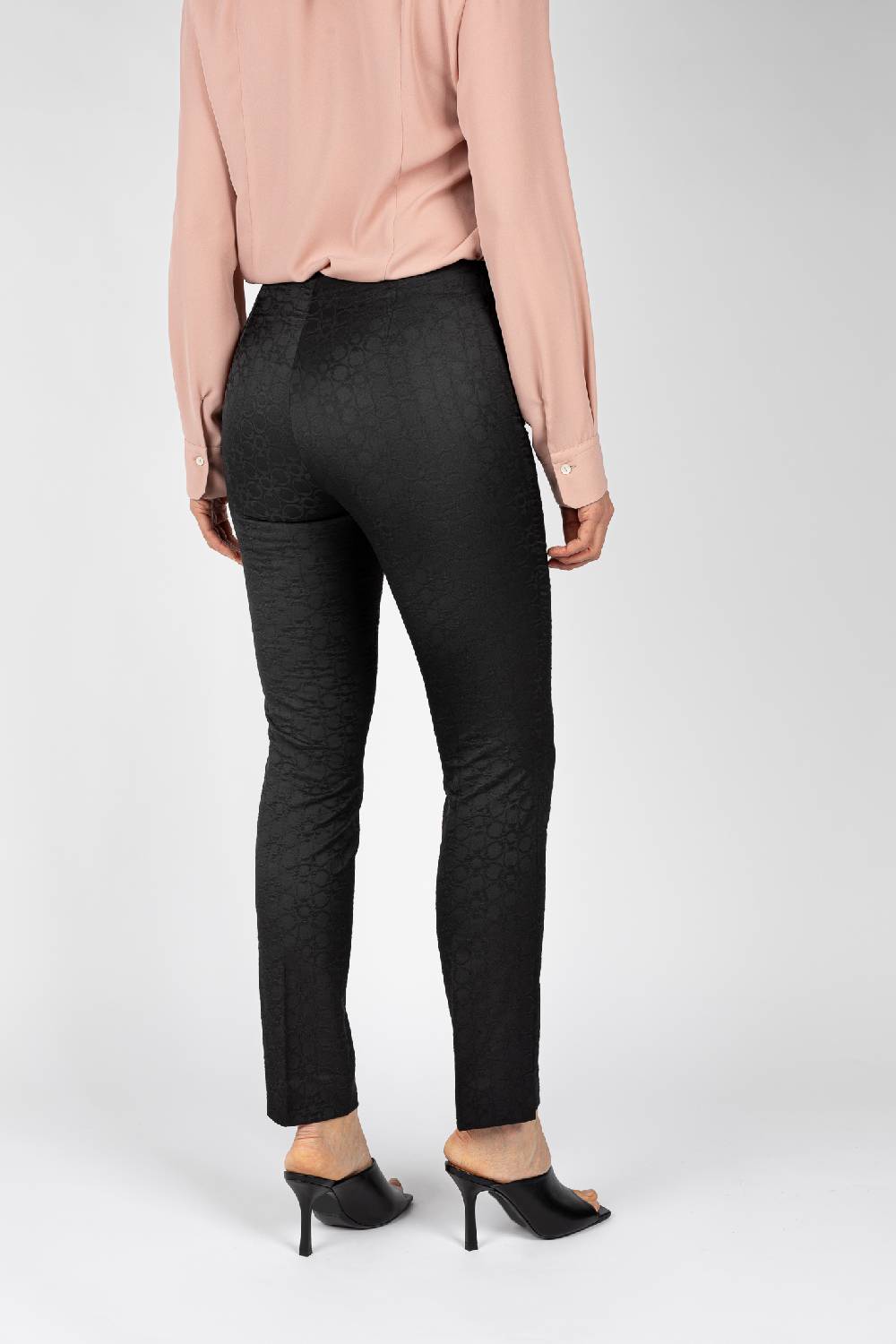 L.Pucci Pantaloni jacquard a fiore colore nero, linea stretta Spedizione Gratuita