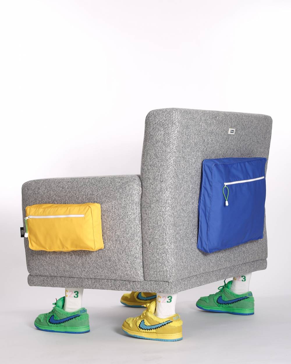 Lc23 Wood Feet Polartec Armchair Pezzi Unici