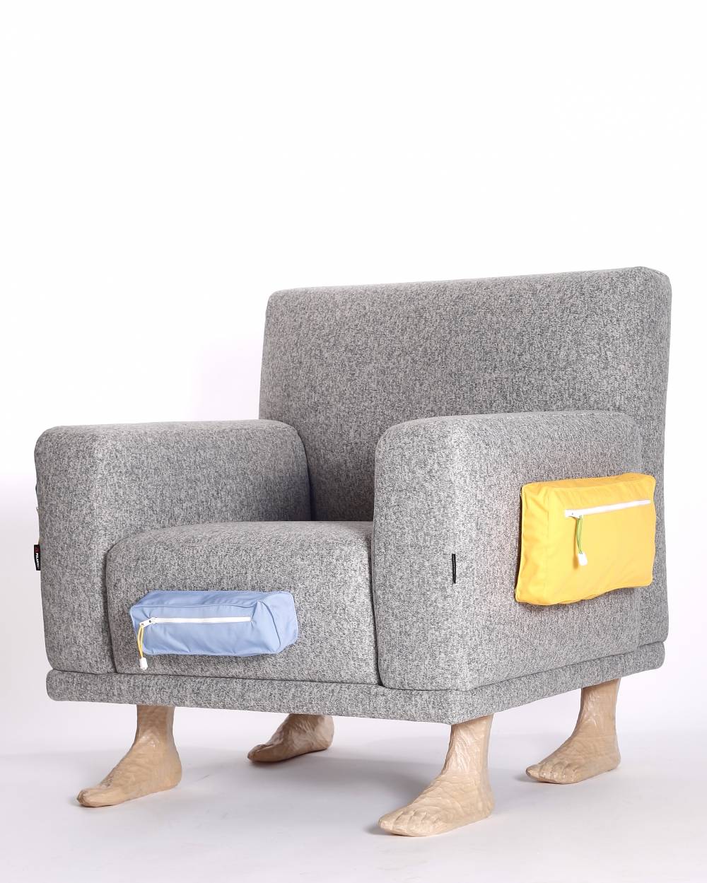 Lc23 Wood Feet Polartec Armchair Pezzi Unici