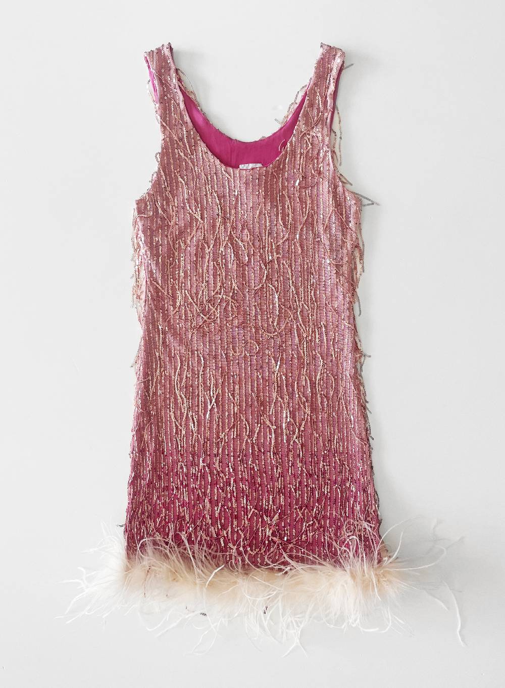 Le Volière DAISY Vestito rosa di paillettes con piume Ultimi tre giorni