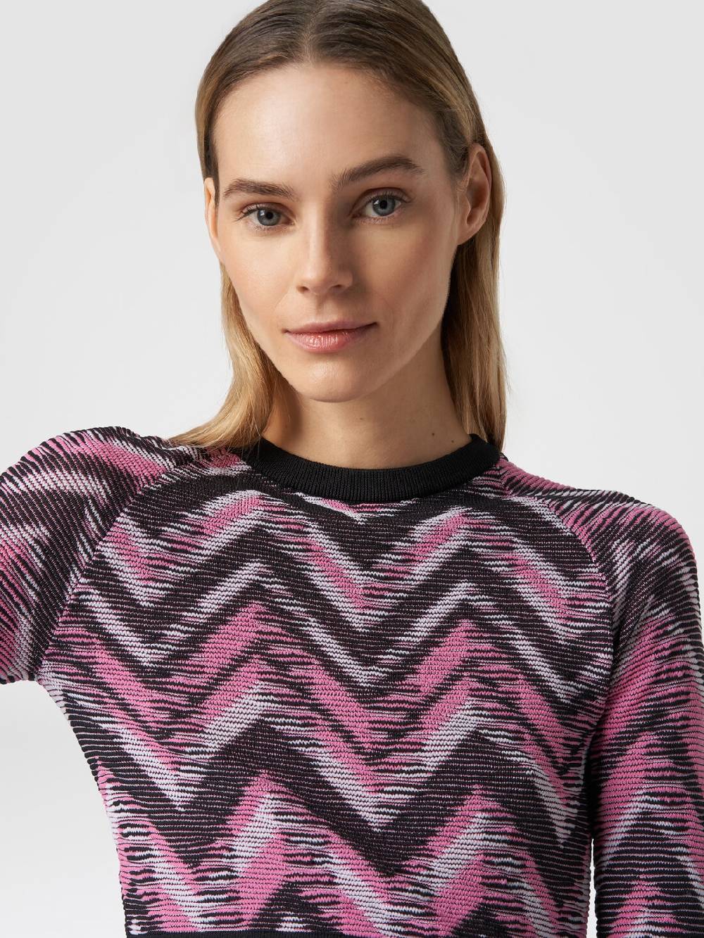Missoni Crop top a maniche lunghe in maglia chevron con logo Italy