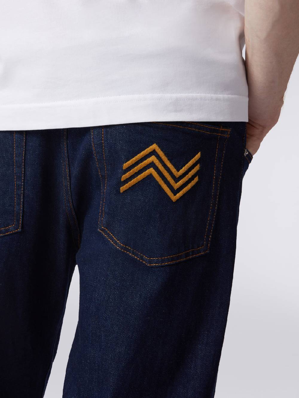 Missoni Cinque tasche in denim con ricamo zig zag sulla tasca Sconto