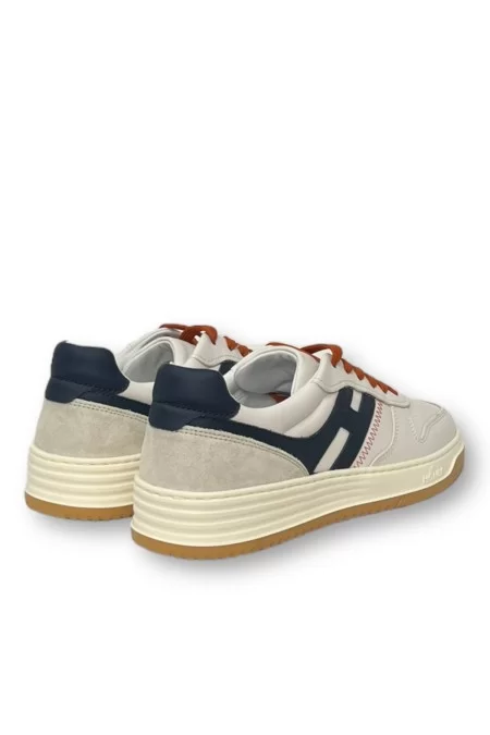 HOGAN Scarpa Sneaker Hogan H630 Allacciato Moderna e confortevole, perfetta per ogni occasione. Acquistala ora! Colore: Blu scuro Materiale: Pelle di alta qualità Stile: Casual elegante Disponibile negli uomini taglie In Vendita
