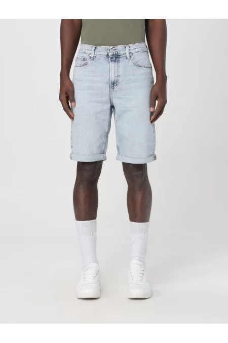 CALVIN KLEIN Shorts Bermuda da uomo di Calvin Klein Scopri i nuovi shorts Bermuda da uomo di Calvin Klein. Perfetti per l\'estate, realizzati con materiali di alta qualità e design alla moda. Marchio: Calvin Klein Qualità: Mat Vendita