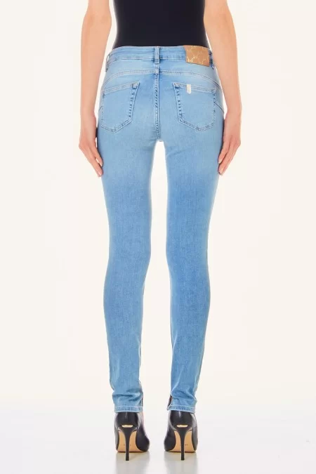 LIU JO BLUE DENIM Jeans da donna LIU JO BLUE DENIM Marca LIU JO BLUE DENIM con qualità premium e design trendy Prezzo di fabbrica