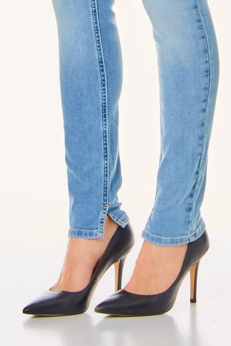 LIU JO BLUE DENIM Jeans da donna LIU JO BLUE DENIM Marca LIU JO BLUE DENIM con qualità premium e design trendy Prezzo di fabbrica
