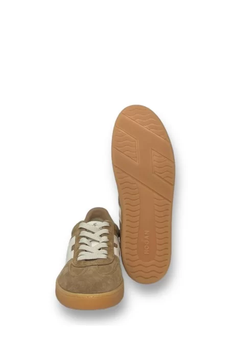 HOGAN Hogan HXM6470FB60PJQ 64H8 Le scarpe Hogan HXM6470FB60PJQ 64H8 offrono stile e comfort. Realizzate con materiali di alta qualità e un design moderno. Perfette per completare il tuo look con eleganza Ultimi tre giorni