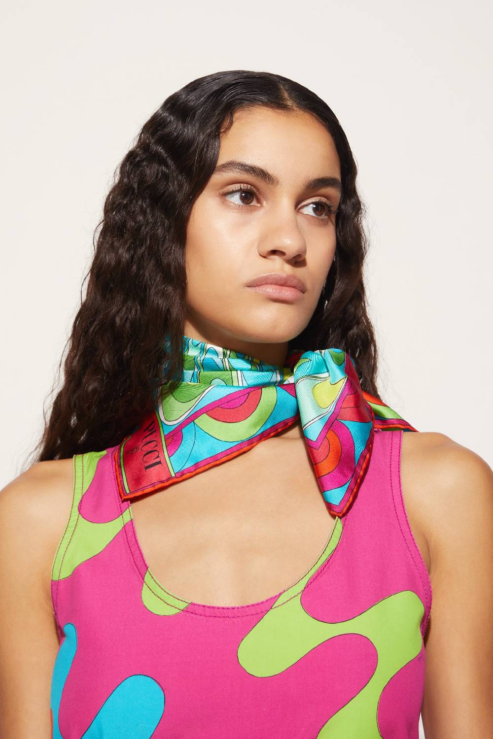 Pucci Carré piccolo in seta con stampa Onde Saldi
