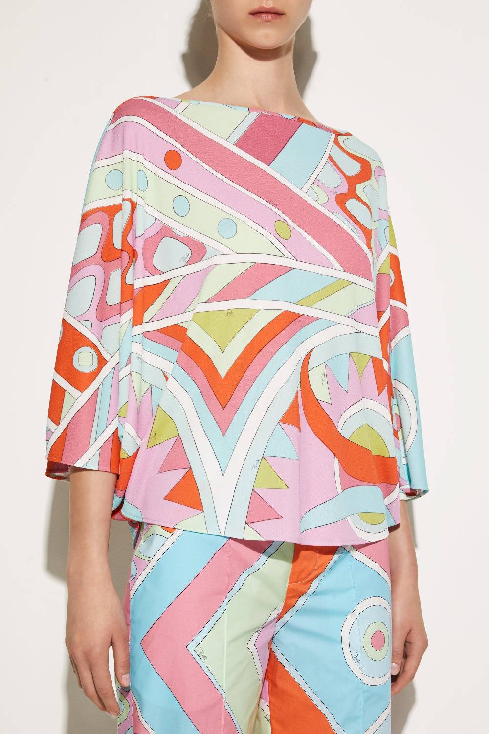Pucci Poncho con stampa Vivara 2025