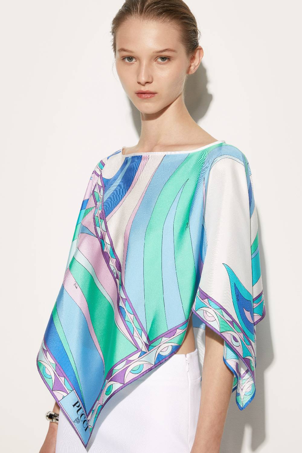 Pucci Top in seta con stampa Cigni Saldi Di Fabbrica