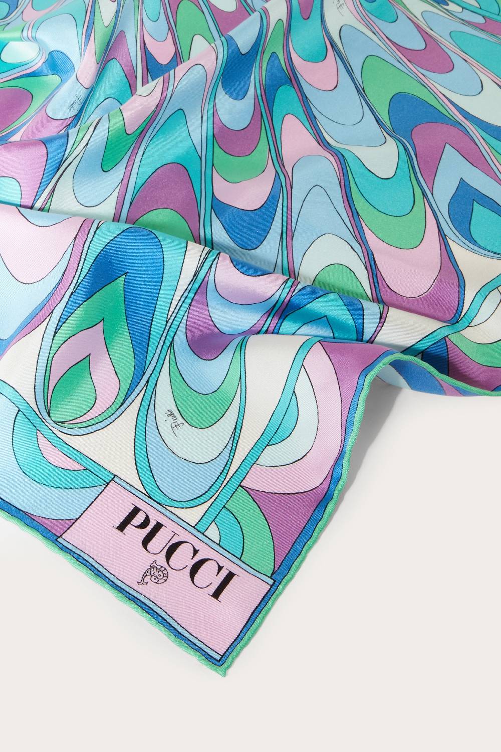 Pucci Carré piccolo in seta con stampa Onde Promozione Limitata