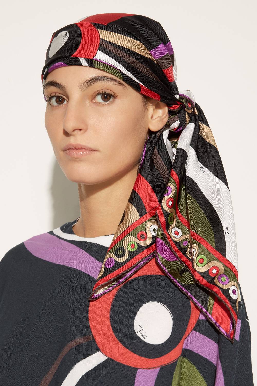 Pucci Carré grande in seta con stampe Iride e Marmo Ritorno libero