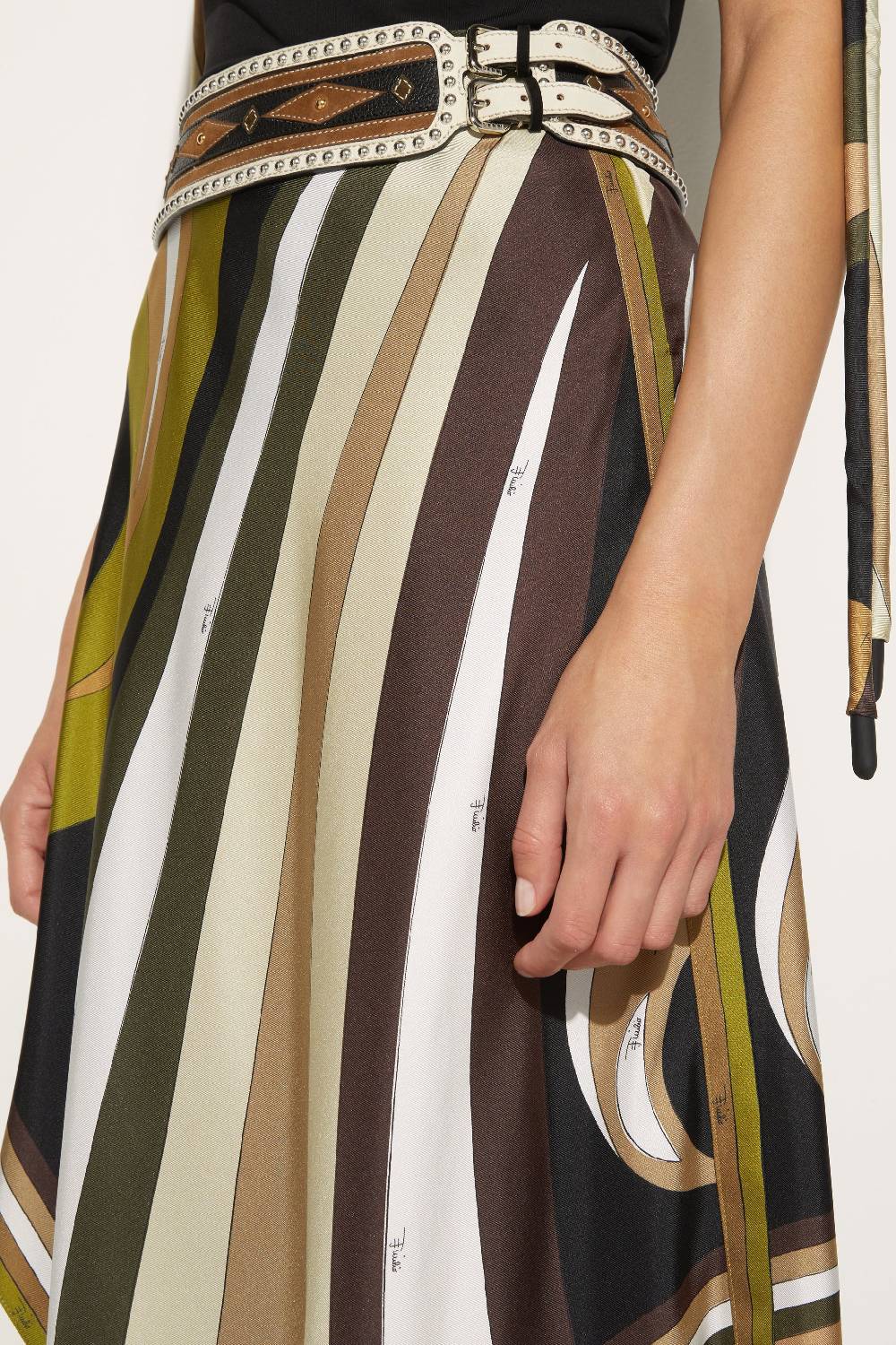 Pucci Gonna in seta con stampa Cigni Promozione temporanea