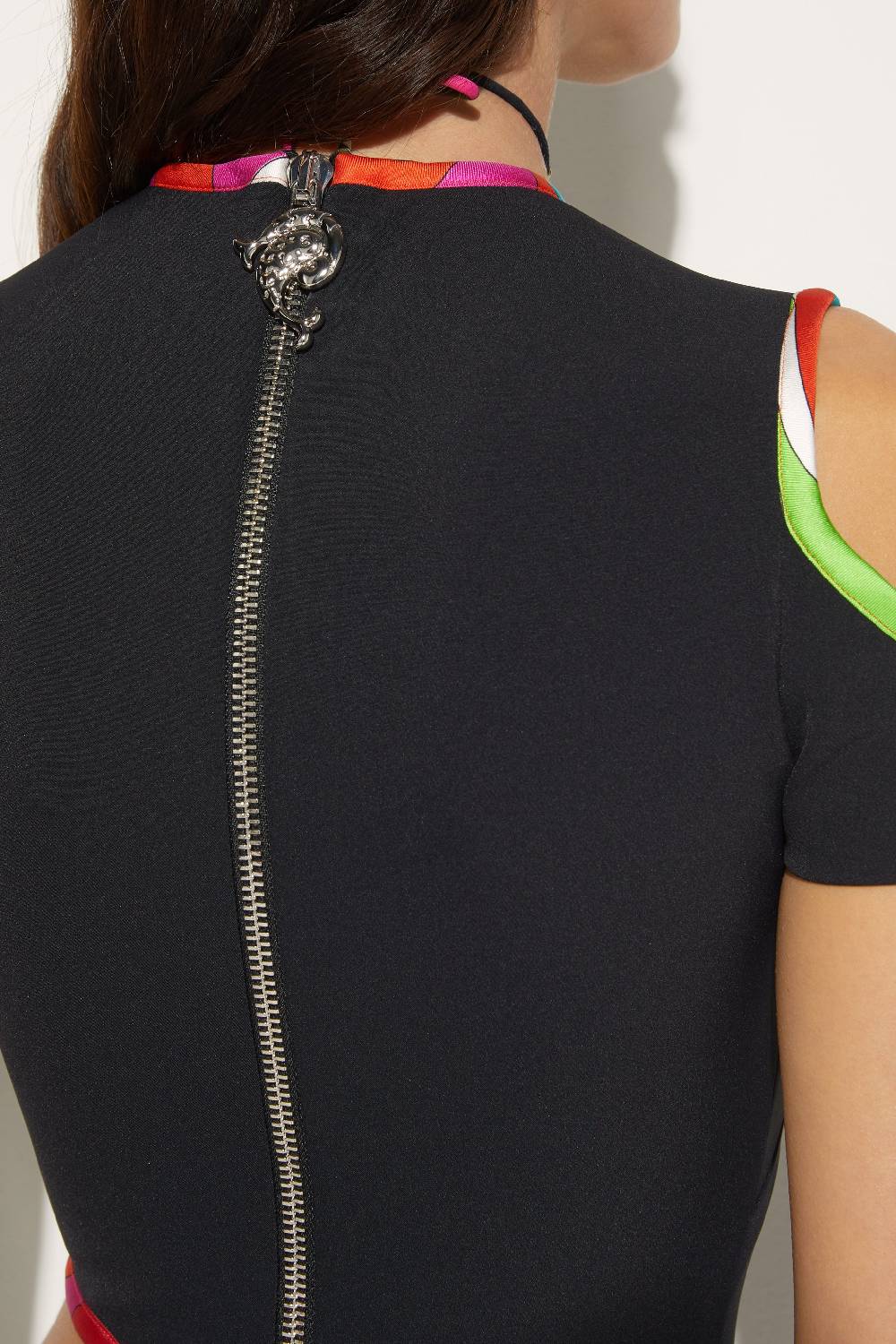 Pucci Mini abito con cut-out e finiture Iride Qualità