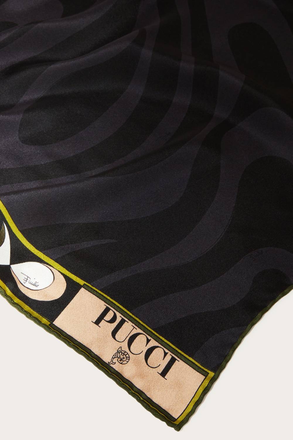 Pucci Hijab in seta con stampe Marmo e Pesci Fino Al -60%