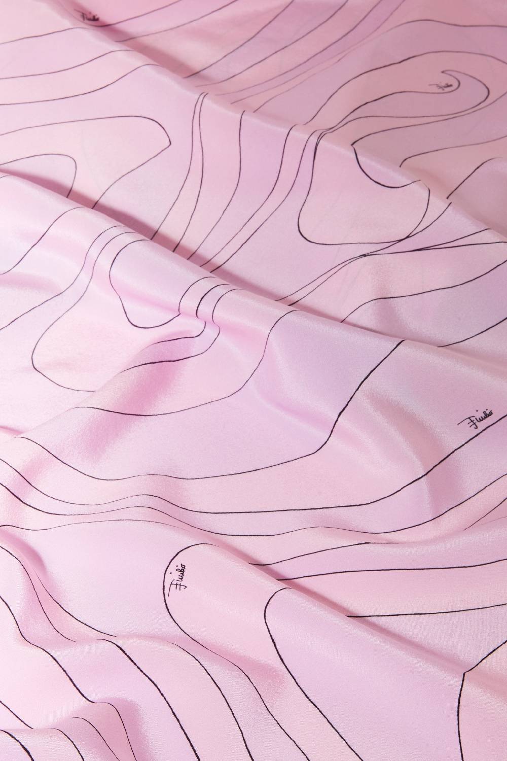 Pucci Hijab in seta con stampe Marmo e Pesci Offerta temporanea