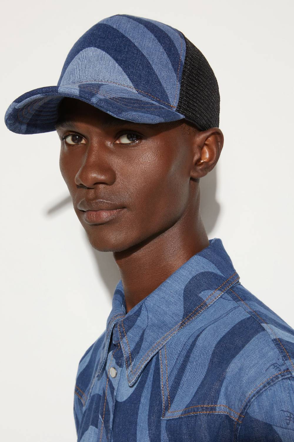 Pucci Cappello trucker in denim con stampa Marmo Enormi risparmi